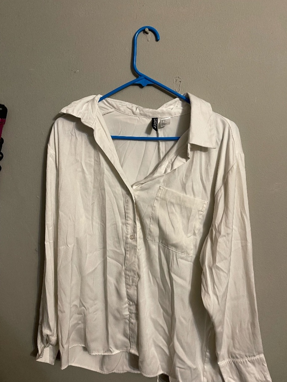 h&m white button shirt